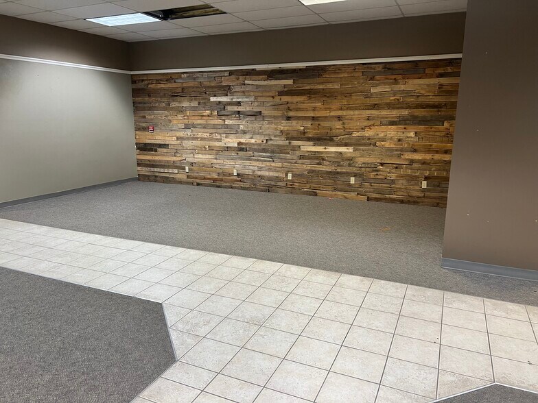 More Photos Of 1700-1750 N Tamiami Trl, North Fort Myers Freestanding For Lease