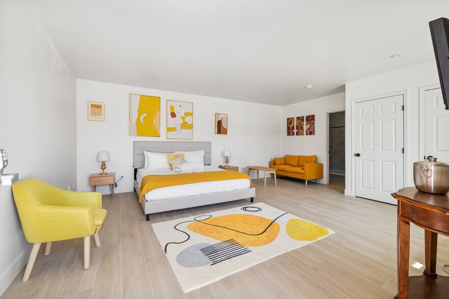 More Photos Of 526 S Warm Sands Dr, Palm Springs Hotel For Sale