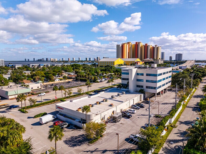 More Photos Of 155 E Blue Heron Blvd, Riviera Beach Office For Sale