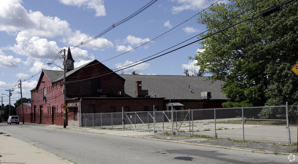 More Photos Of 333 Bucklin St, Providence Manufacturing For Sale