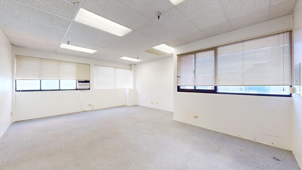 More Photos Of 1542 Young St, Honolulu Office Residential For Sale