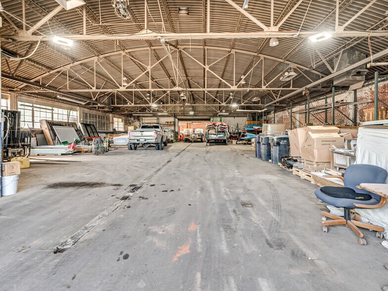 More Photos Of 2812 S Walker Ave, Oklahoma City Auto Dealership For Sale