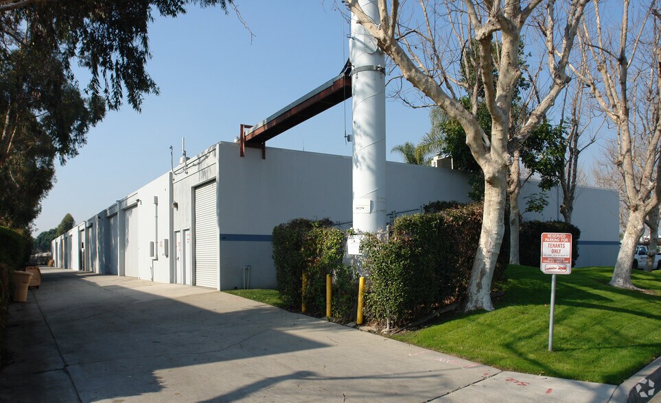 More Photos Of 10851-10865 Portal Dr, Los Alamitos Flex For Lease