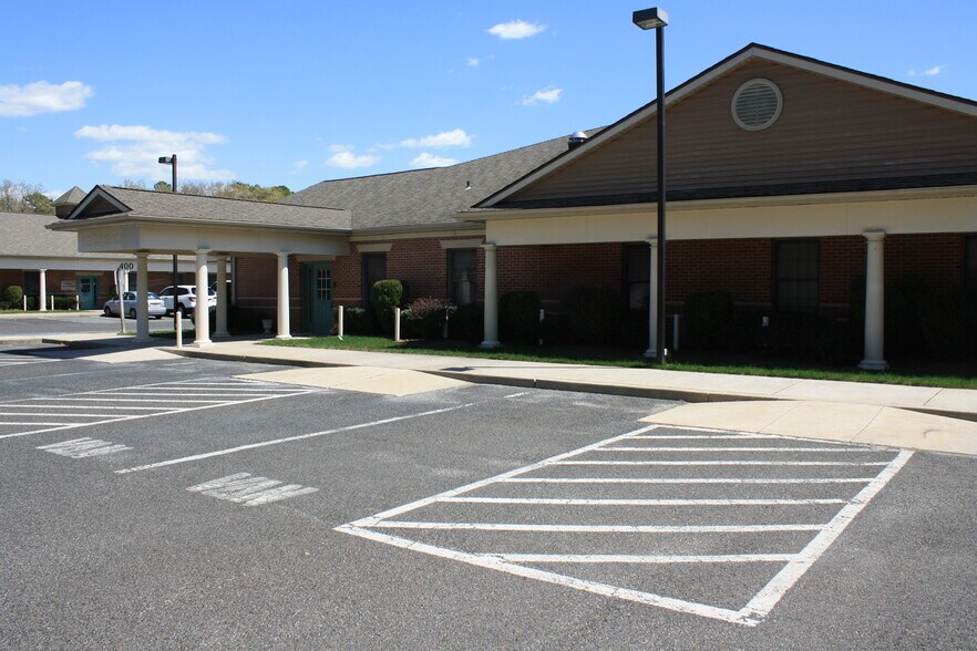 More Photos Of 76 W Jimmie Leeds Rd, Galloway Medical For Lease