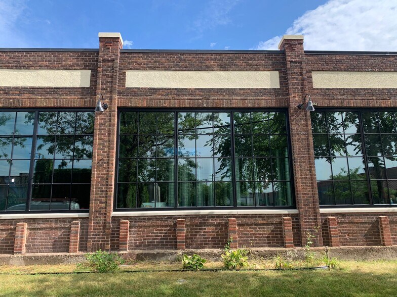 More Photos Of 1911 Jefferson St NE, Saint Anthony Manufacturing For Lease