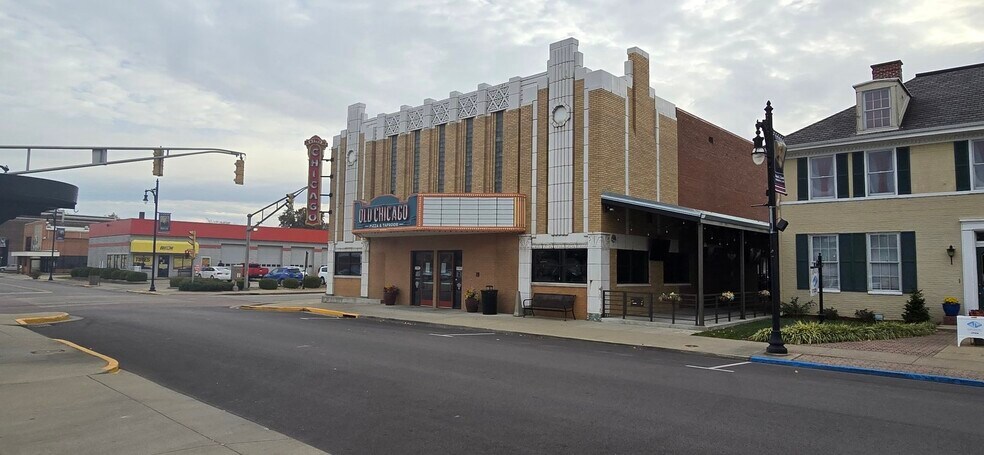 Primary Photo Of 529 Main St, Vincennes Movie Theatre For Sale