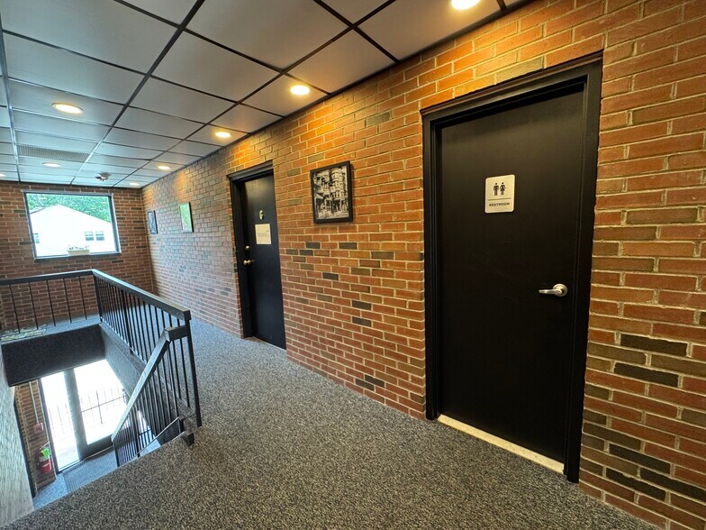 More Photos Of 93 Concord Ave, Belmont Medical For Lease