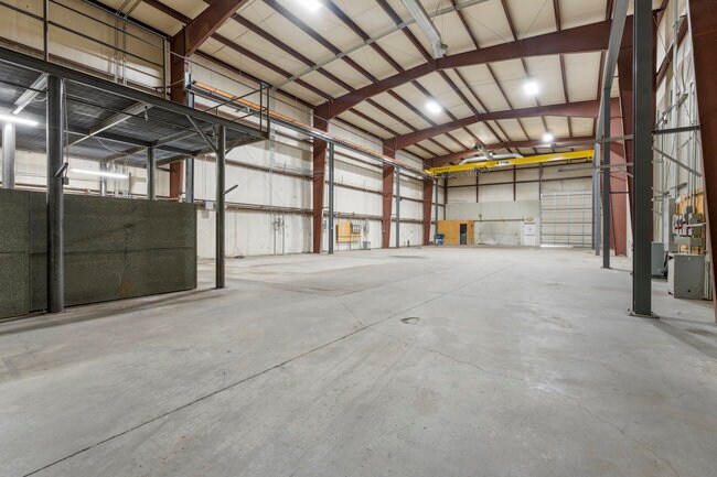 More Photos Of 1004 N Victor Ave, Tulsa Warehouse For Lease