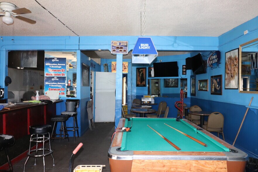 More Photos Of 2116-2132 S San Pedro St, Los Angeles Storefront For Lease