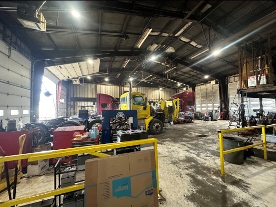 More Photos Of 1134 S 12th St, Kansas City Truck Terminal For Lease