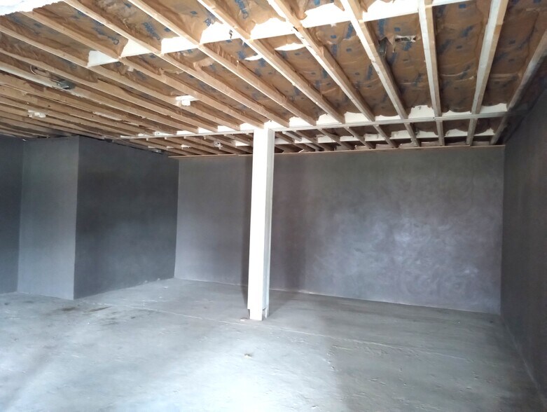 More Photos Of 10201 Abercorn St, Savannah Bar For Lease