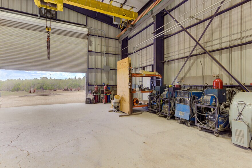 More Photos Of 9425 Schoenthal Rd, New Braunfels Warehouse For Sale