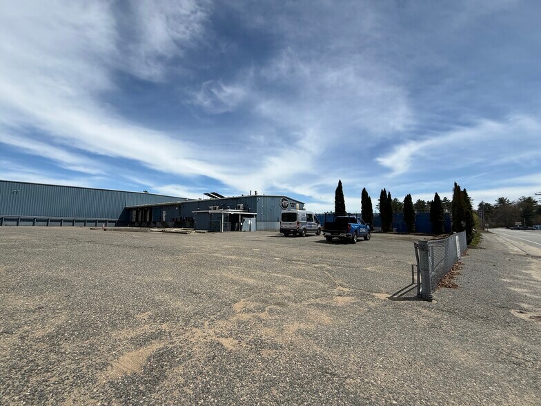 More Photos Of 111 Braley Rd, East Freetown Warehouse For Lease
