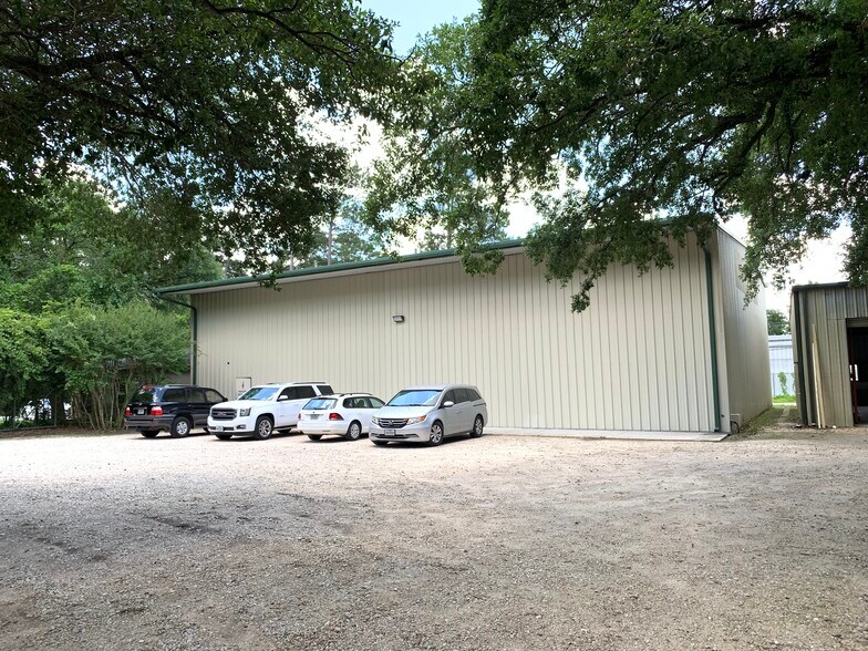 More Photos Of 2227 Golden Rd, Spring Warehouse For Lease