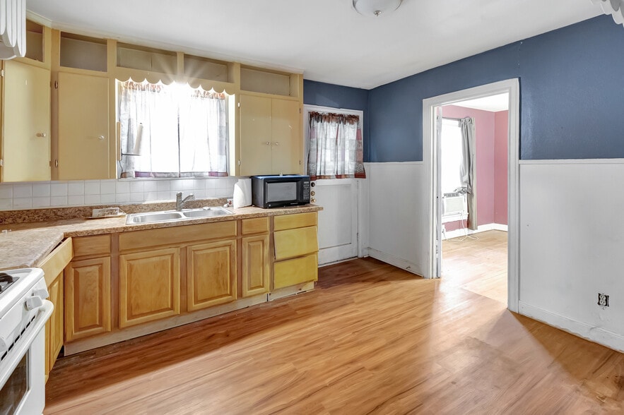 More Photos Of 1005 Macarthur St, Victoria Apartments For Sale