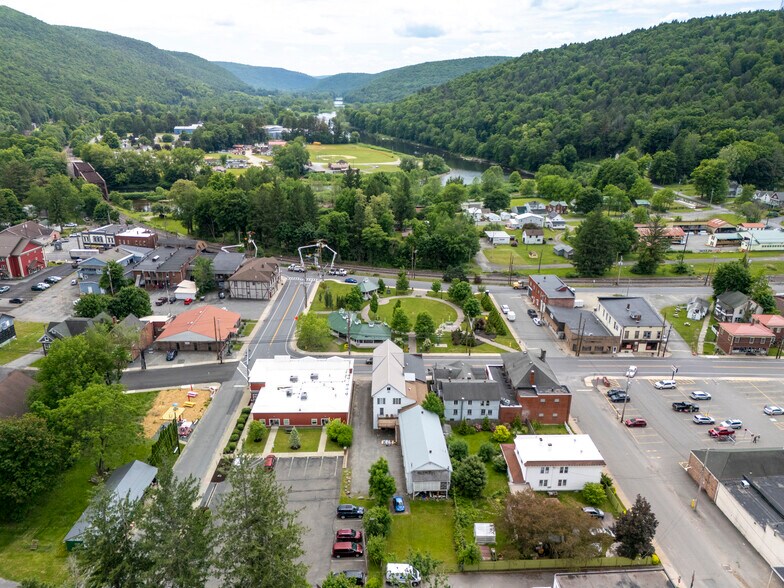 More Photos Of 23 E Main St, Hancock Restaurant For Sale