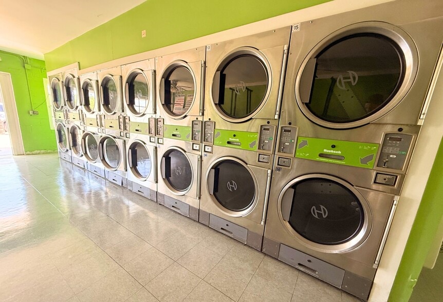 More Photos Of 540 Mc Koy St, Clinton General Retail For Sale