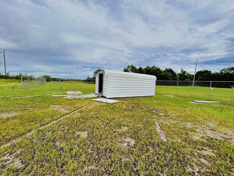 More Photos Of 120 W Peak Blvd, Muskogee Freestanding For Sale