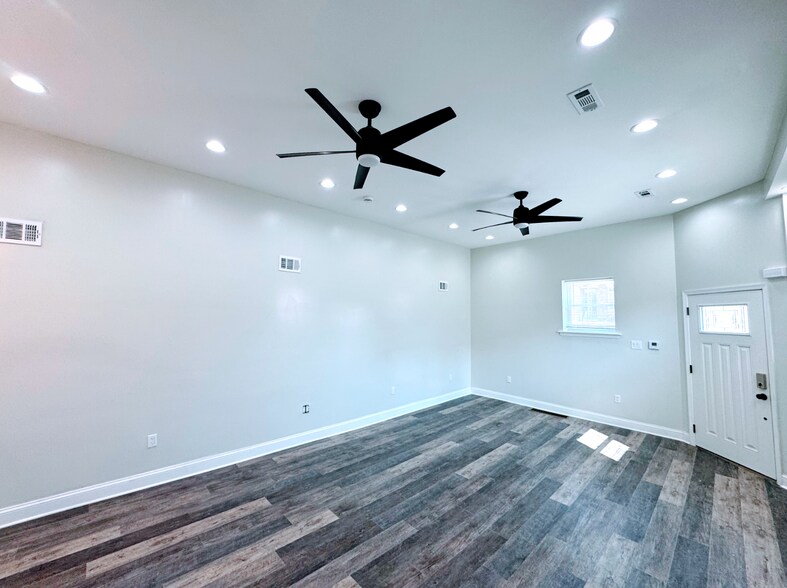 More Photos Of 1500 W Loudon St, Philadelphia Office Residential For Lease