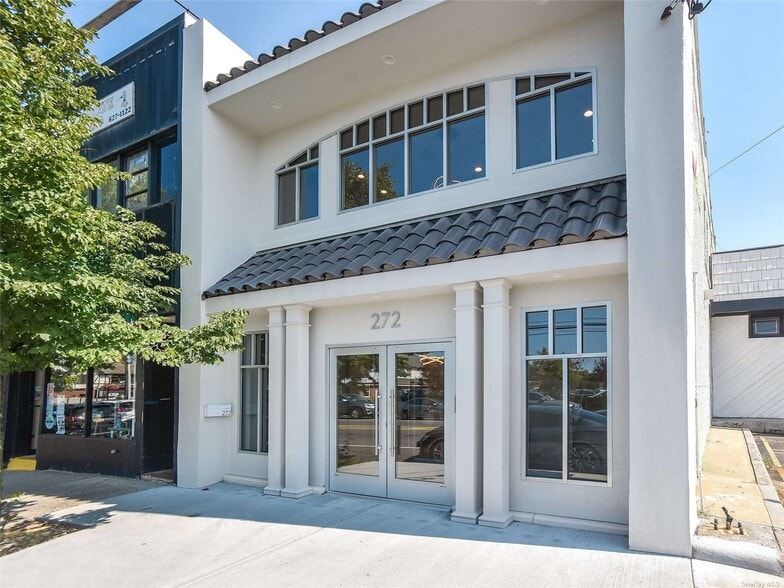 Primary Photo Of 272 Plandome Rd, Manhasset Office For Lease