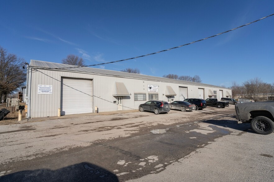 More Photos Of 105 N Chestnut St, Belton Unknown For Lease