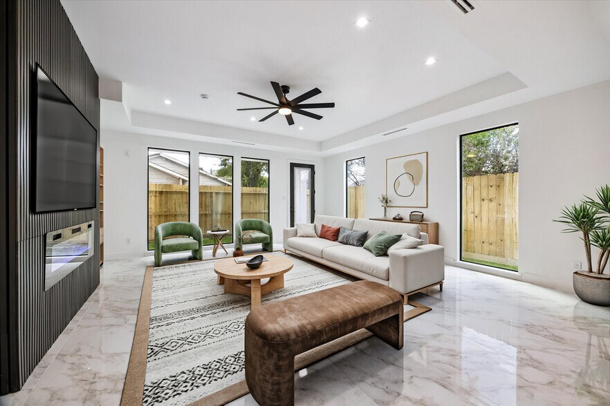 More Photos Of 4710 Sharon St, Houston Multifamily For Sale