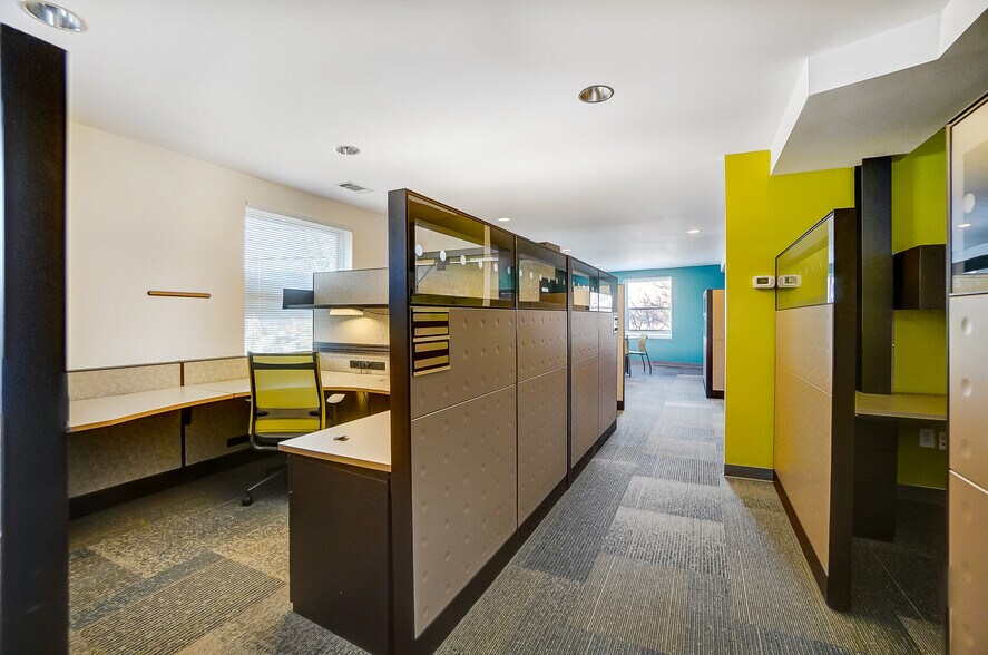 More Photos Of 3925-3927 Brotherton Rd, Cincinnati Office For Sale