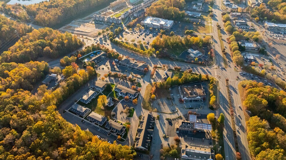 More Photos Of 324 Browns Hill Ct, Midlothian Coworking Space