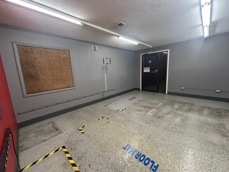 More Photos Of 9350 Shaver Rd, Portage Manufacturing For Lease