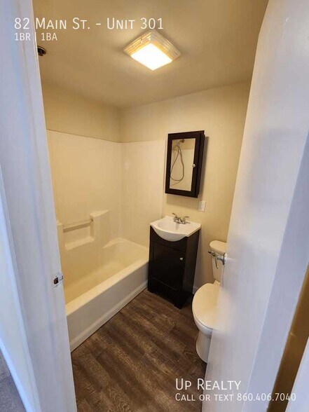 More Photos Of 82 Main St, East Hampton Apartments For Lease