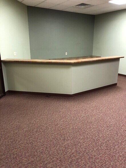 More Photos Of 3913-3919 W Prospect Ave, Appleton Office For Lease