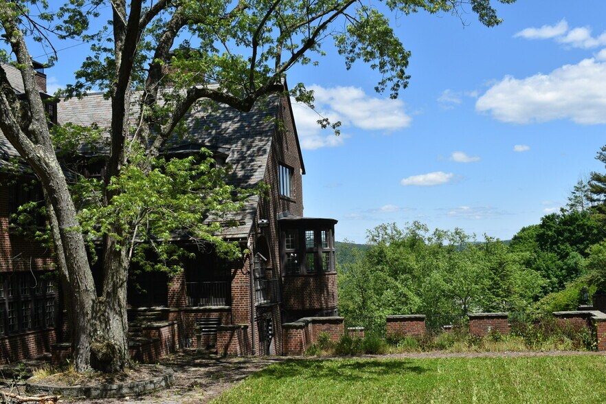 More Photos Of 9 Park Pl, Corning Specialty For Sale