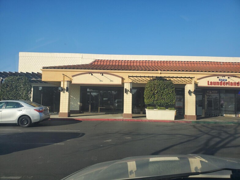 Primary Photo Of 101-521 Bellevue Rd, Atwater Unknown For Lease