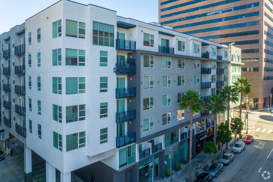 More Photos Of 1111 Wilshire Blvd, Los Angeles Apartments For Lease
