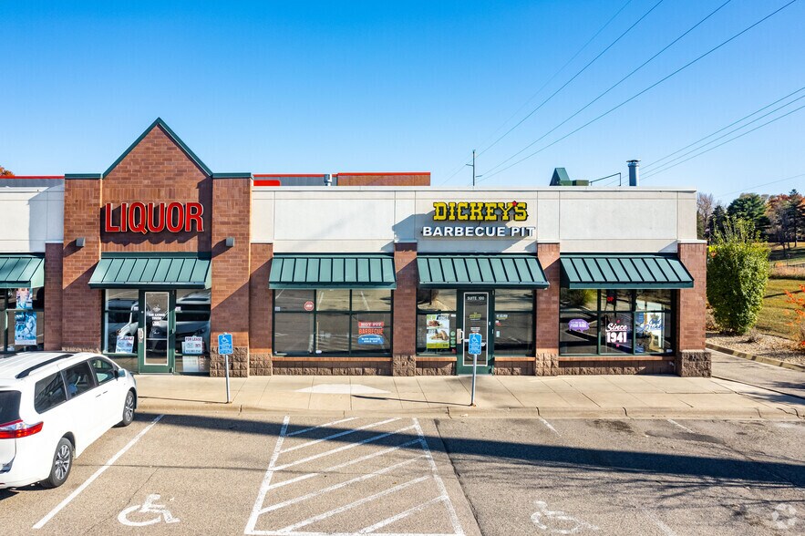 More Photos Of 3090 Courthouse Ln, Eagan General Retail For Lease