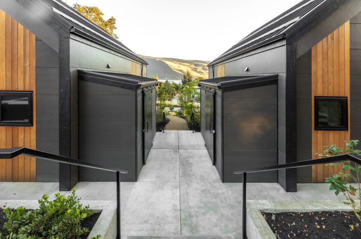 More Photos Of 1103 3rd Ave, Mosier Hotel For Sale