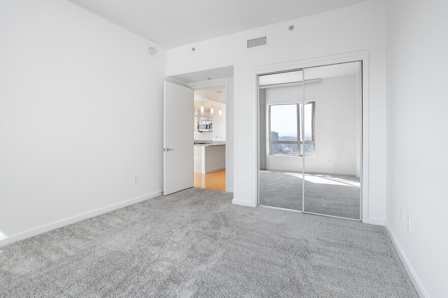 More Photos Of 100 Grand Ave, Oakland Apartments For Lease