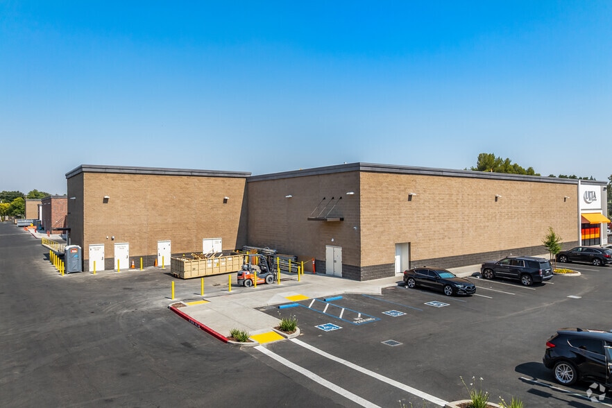 More Photos Of 737-885 Russell Blvd, Davis Unknown For Lease