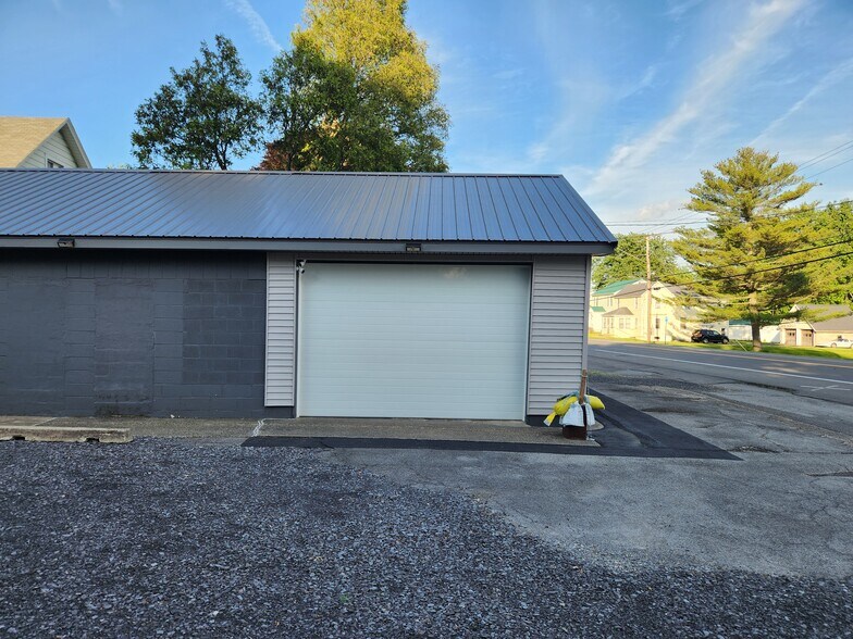 More Photos Of 1749 Clark Street Rd, Auburn Light Distribution For Sale