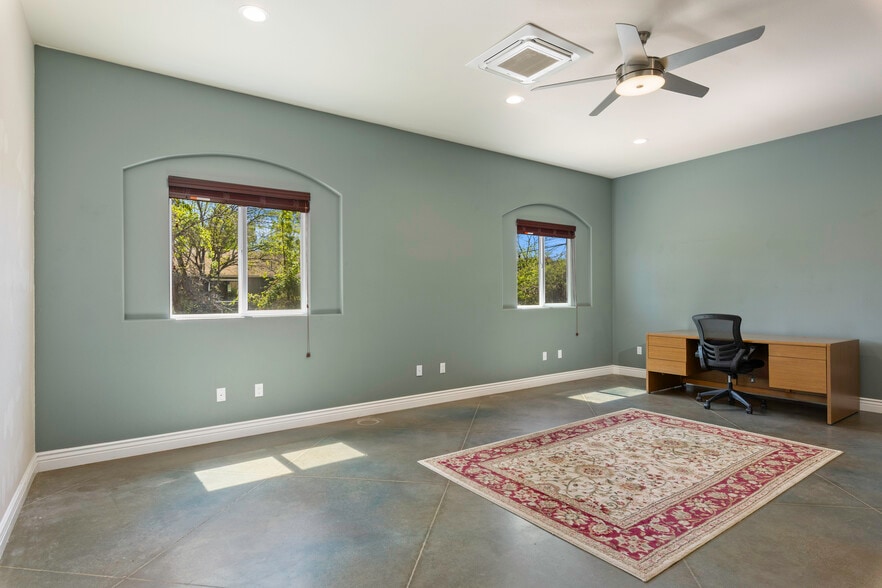 More Photos Of 2480 S Main St, Lakeport Office For Sale