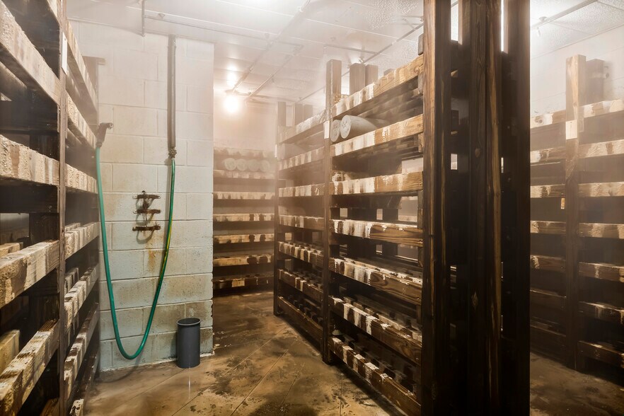 More Photos Of 433 N Pearl St, Albany Warehouse For Sale