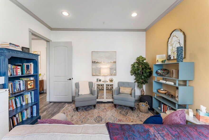 More Photos Of 256 Ed English Dr, Shenandoah Medical For Sale