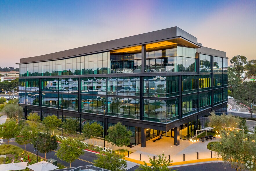 More Photos Of El Camino Real @ Del Mar Heights Road @ Del Mar Heights Road, San Diego Unknown For Lease