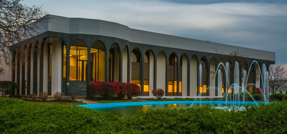 More Photos Of 2460 Kerper Blvd, Dubuque Warehouse For Lease