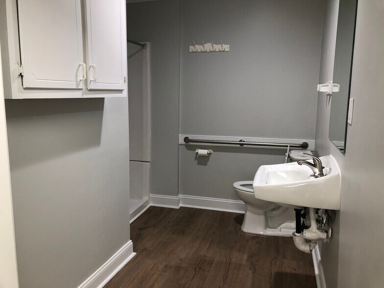 More Photos Of 445 Western Blvd, Jacksonville Medical For Lease