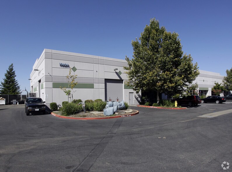 Primary Photo Of 10624 Industrial Ave, Roseville Warehouse For Lease