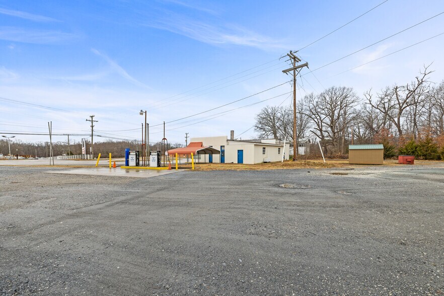 More Photos Of 16855 Oak St, Dillwyn Service For Sale