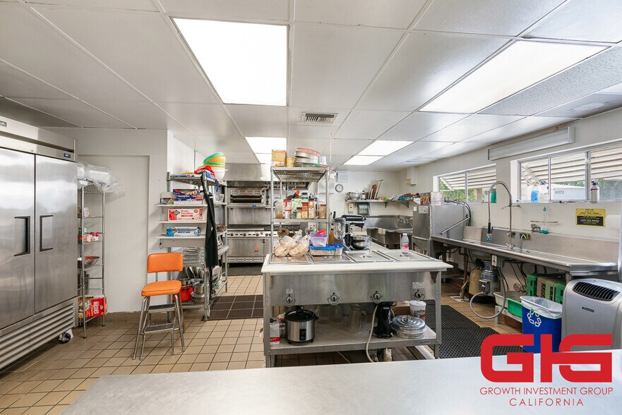 More Photos Of 6801 N Figueroa St, Los Angeles Convenience Store For Sale