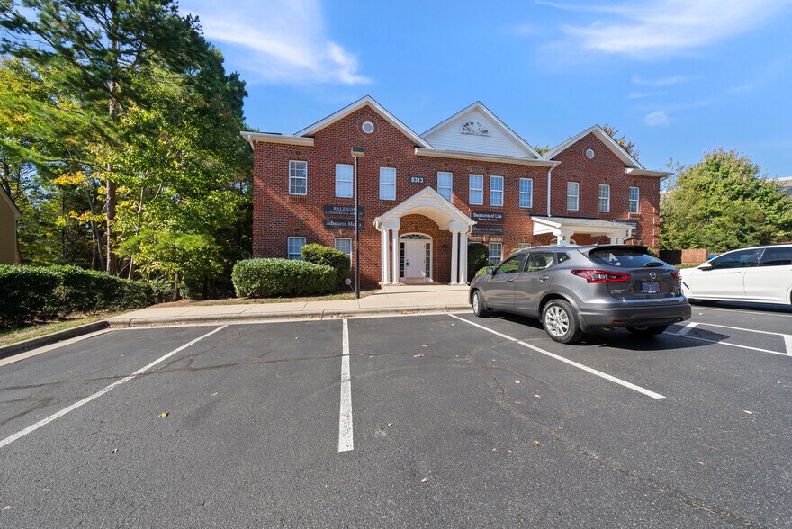 More Photos Of 8313 Six Forks Rd, Raleigh Office For Sale