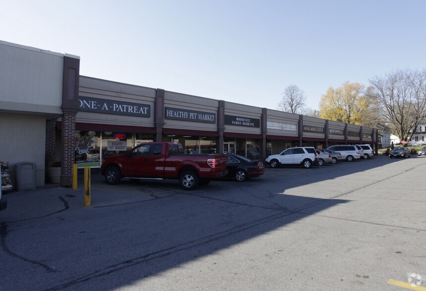 Primary Photo Of 4110-4126 University Ave, Des Moines General Retail For Lease